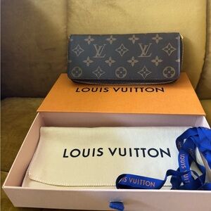 Louis Vuitton Zippy Monogram Wallet